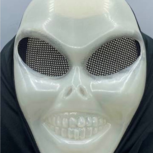 2000 Masquerade Magic Visible Visitors Alien Halloween Mask Glow-In-Dark - Picture 2 of 4